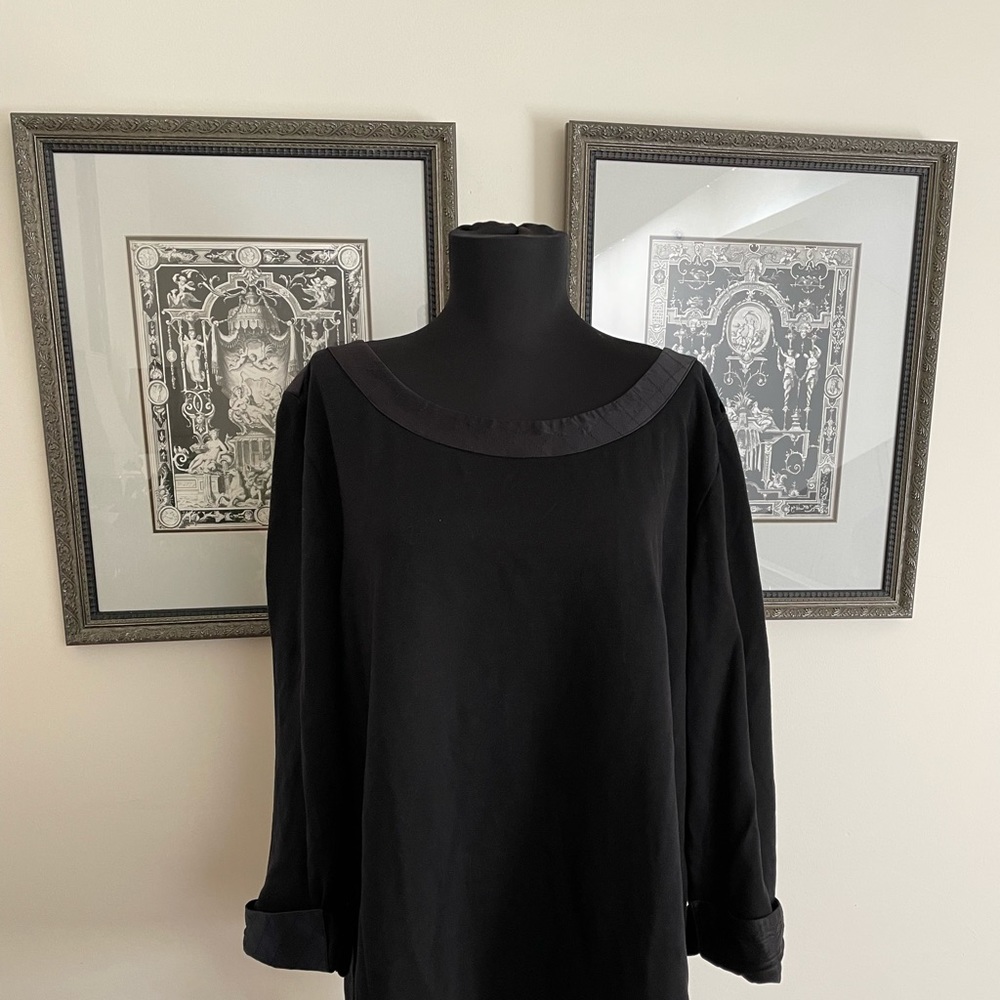 Black Jersey Tunic with Quilted Detail around neck and cuffs w/ CCs on C…